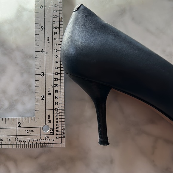 Navy Coach Bowery Pointed Heel, pump size 8.5 - Picture 10 of 10